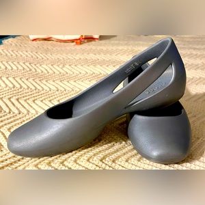 Crocs Ballet Flats, Size 6, Silver